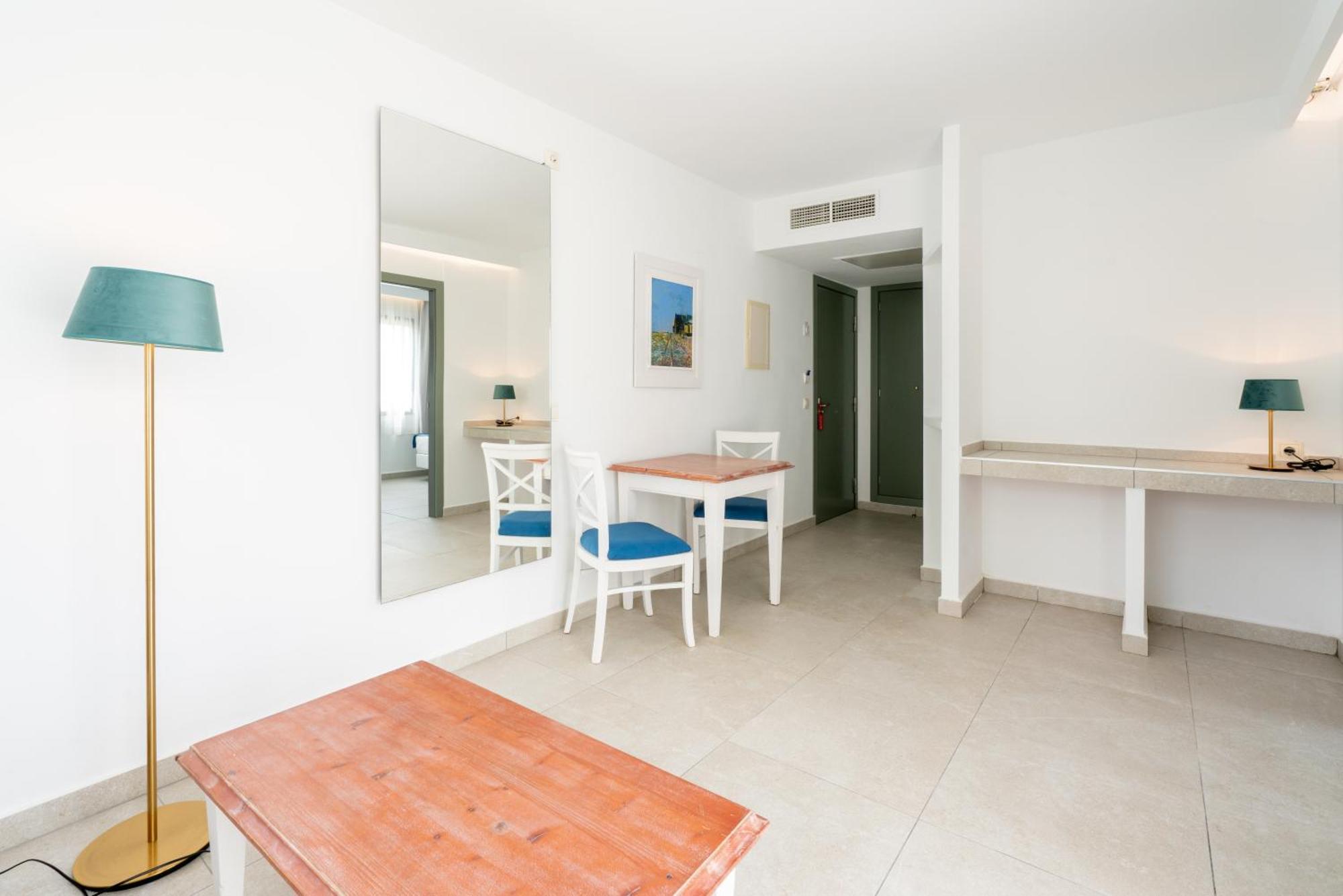 Guya Wave Hotel (Adults Only) Cala Ratjada  Exterior photo